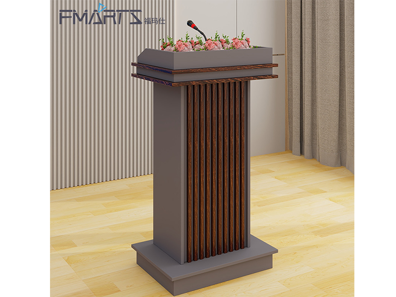 ?，斒思揖哐葜v臺(tái)